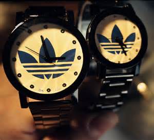 阿迪达斯手表如何辨真假？四招让你秒辨水货