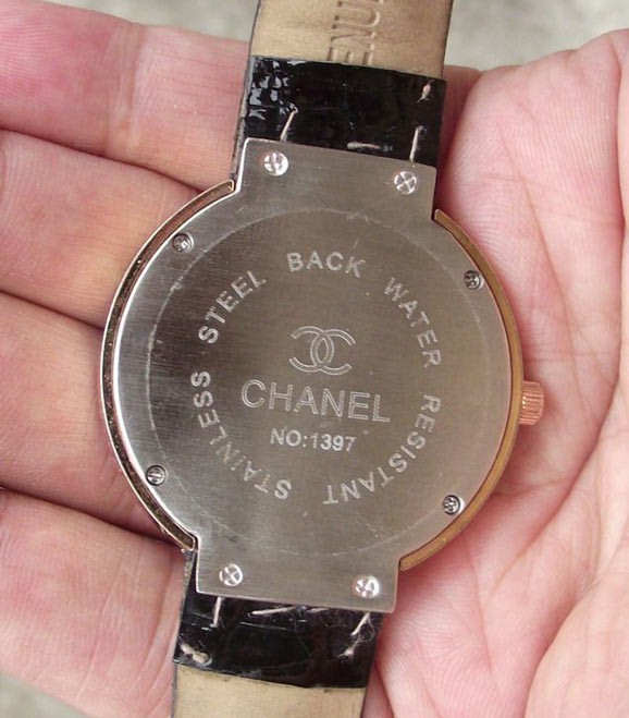 香奈儿手表真假辨别“三步曲”教您轻松辨别假chanel表