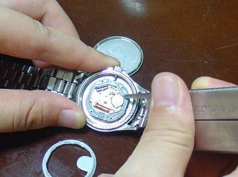 fossil手表怎么换电池？fossil手表怎么保养维护？