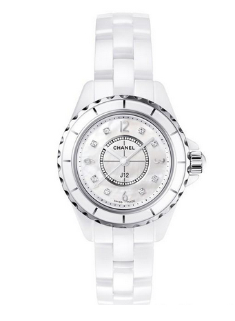 制表界的新宠:陶瓷表链手表,优雅精致典范