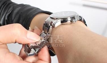 「表带拆卸」手表钢带怎么拆?表带调整多长比较合适?