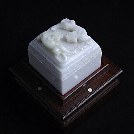蓝田玉：色彩斑斓，应用甚广