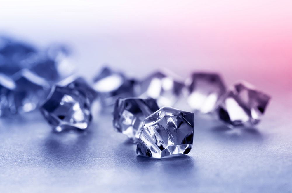 如何鉴别钻石的真假？