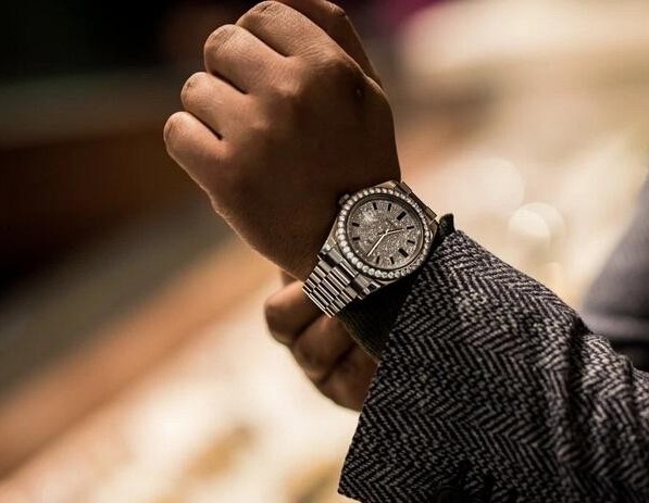 男女手表的戴法一样吗?怎样可以更舒服的佩戴手表?