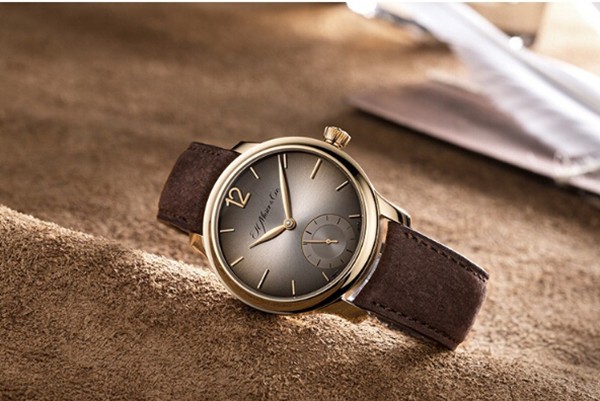 2016礼献中秋：H.Moser&Cie.亨利慕时冒险者小秒针腕表XL款