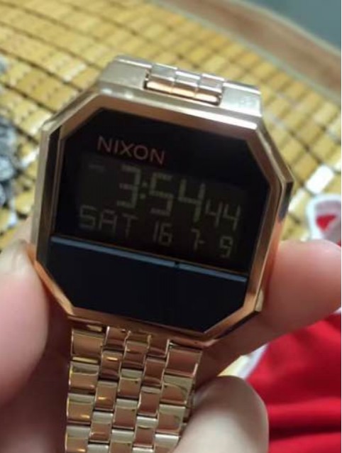 尼克松nixon a158502 unisex 数字不锈钢石英手表怎么样？