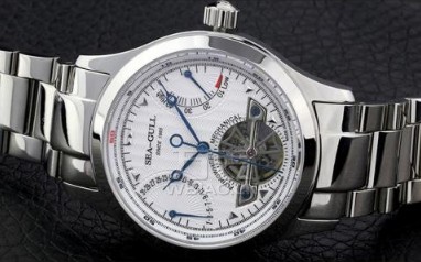 海鸥手表是国产的吗，海鸥手表为什么只在网上销售？