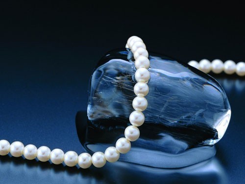 最全珍珠项链保养方法：需要定期清洗，再现珠光