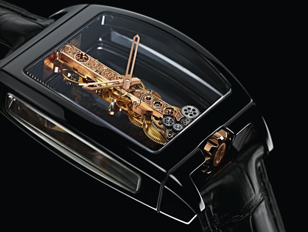 Corum 全新陶瓷制Golden Bridge腕表