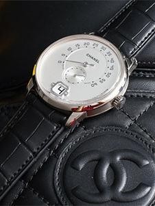 香奈儿推出首款男士腕表:香奈儿先生(Monsieur de Chanel)