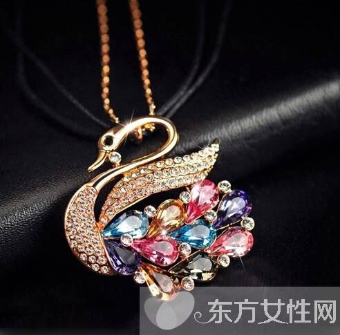 2016施华洛世奇饰品 高雅的天鹅吊坠简直太美啦