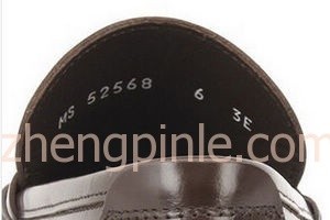 Ferragamo男鞋的鞋舌