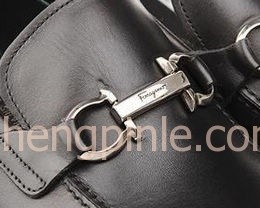 Salvatore Ferragamo男鞋金属扣
