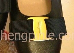 Salvatore Ferragamo女鞋金属扣