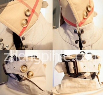 BURBERRY风衣的领子背面也应为和里衬同样的米色格子纹