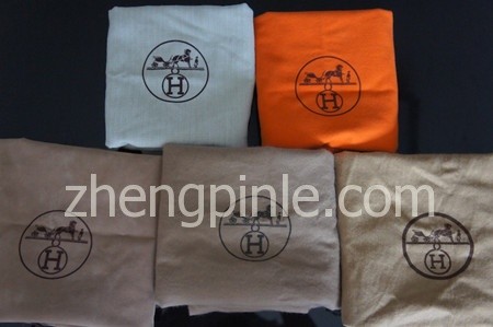 不同年份的Hermes腰带扣的防尘袋