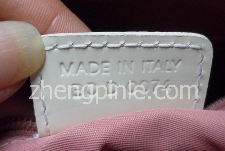 Girly Dior少女包的内标签反面