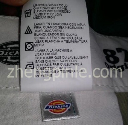 Dickies的防伪标内有金属防伪线