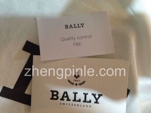 新款bally皮包的合格证书表面烫金字体