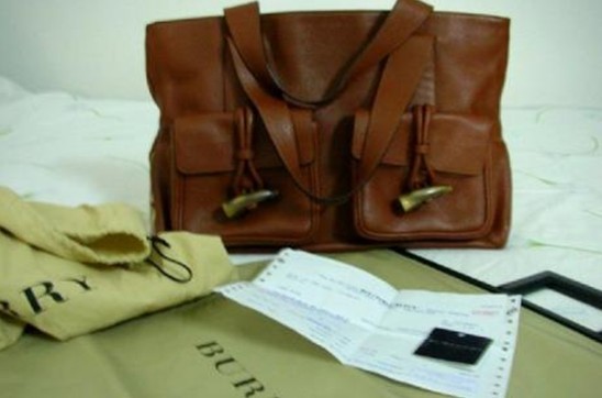 BURBEEY手袋购买附带发票和防尘袋等