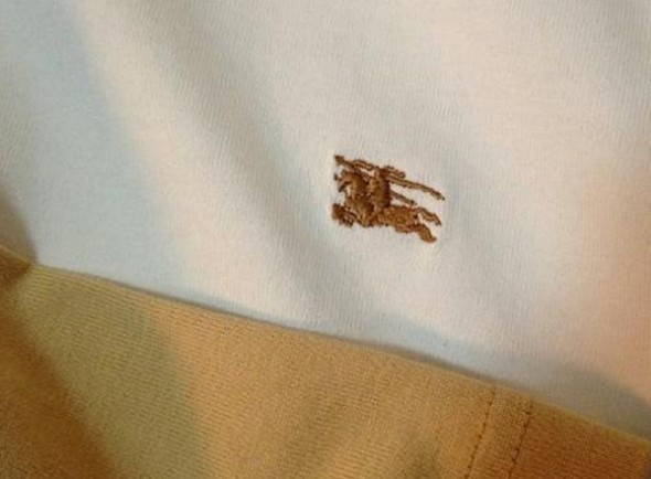 BURBERRYT恤LOGO