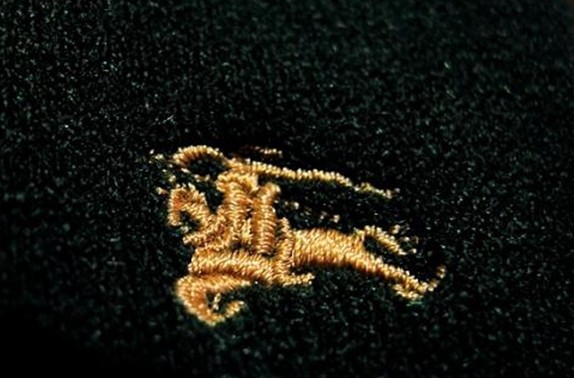 BURBERRY国外购回的马标