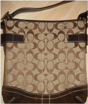 正品前面和下面都是对称的