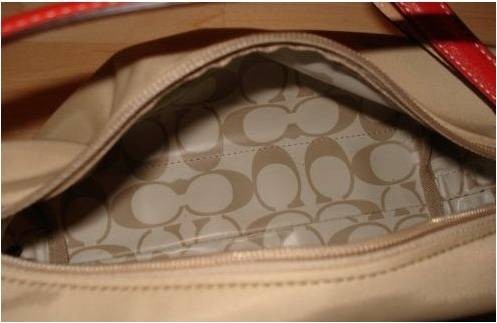 Hamptons Weekend包的signature内衬