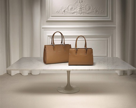 Longchamp推出Paris Premier系列手袋 彰显法国花都之美