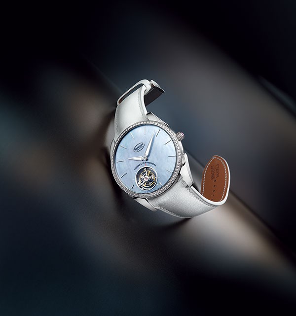 帕玛强尼Tonda 1950超薄飞行陀飞轮系列腕表浪漫来袭